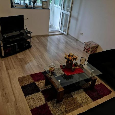 דירות קריובה Deea Apartament מראה חיצוני תמונה