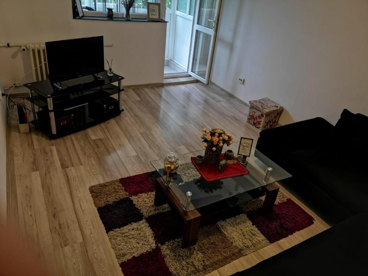 דירות קריובה Deea Apartament מראה חיצוני תמונה