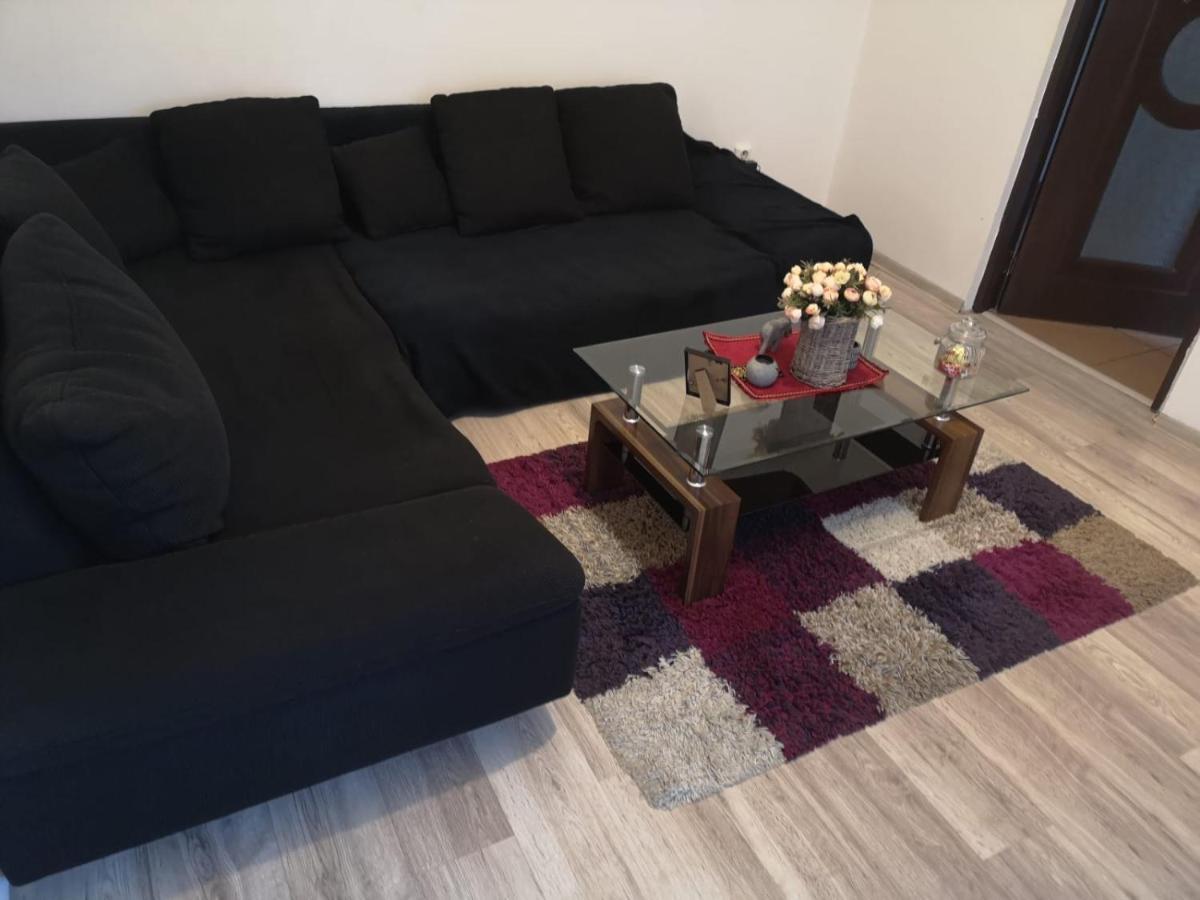 דירות קריובה Deea Apartament מראה חיצוני תמונה