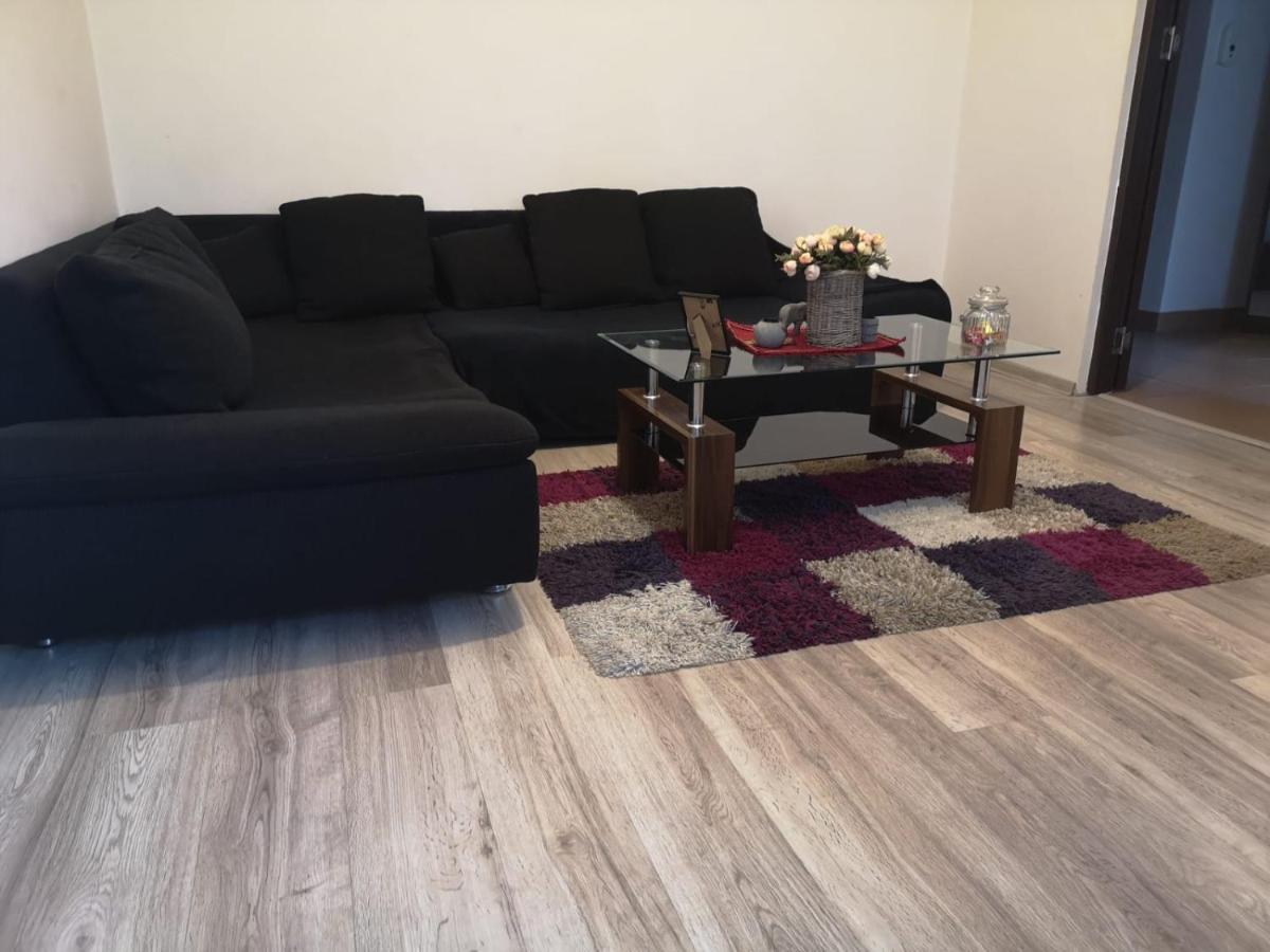 דירות קריובה Deea Apartament מראה חיצוני תמונה